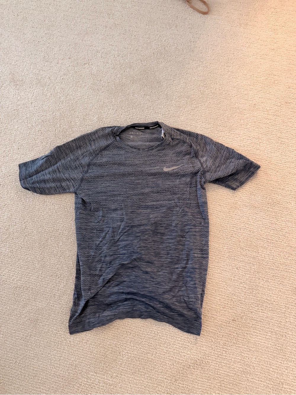 Nike Men’s Heathered Charcoal Short Sleeve Performance Tee